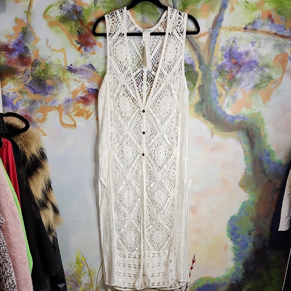 ViVID White Buttoned Bohemian Style Maxi Crochet Duster